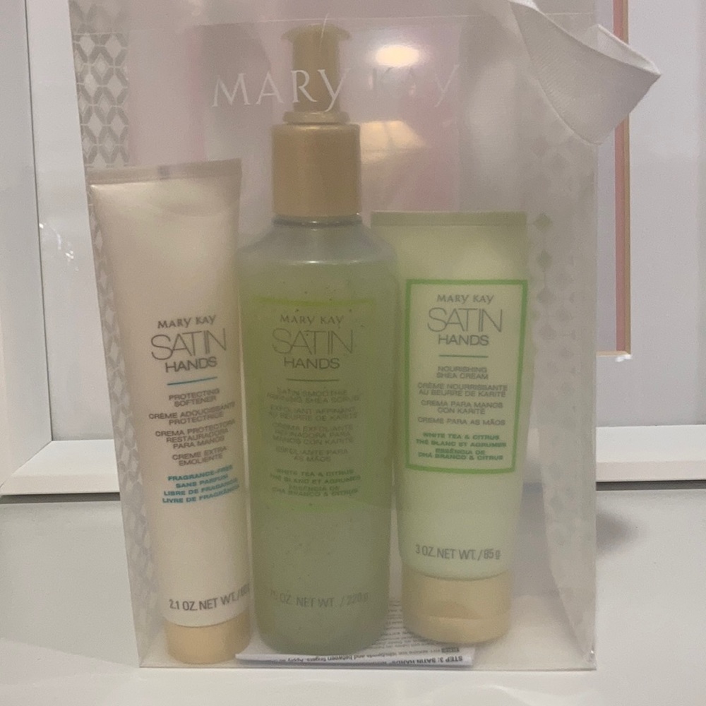 NWT MaryKay Satin Hands